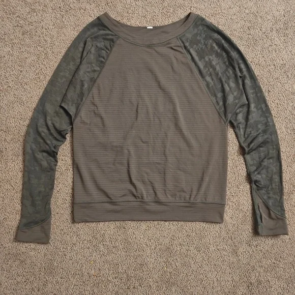 Lululemon Swiftly Tech Long Sleeve Top Camo‎ Sleeve Stripe Olive Green Women's M - Picture 12 of 12